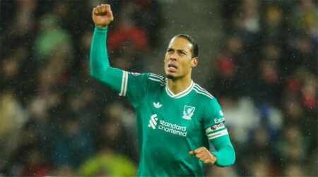 فان دايك يشيد بلاعب ليفربول: قائد حقيقي.. وأتمنى استمراره