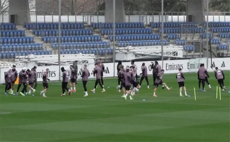 أربيلوا يتلقى دفعة معنوية مزدوجة قبل مباراة ريال سوسيداد في الدوري الاسباني أربيلوا يتلقى دفعة معنوية مزدوجة قبل مباراة ريال سوسيداد في الدوري الاسباني