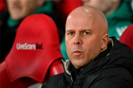 سلوت لإدارة ليفربول بشكل صريح: أريد بقاء لاعبنا الموسم المقبل