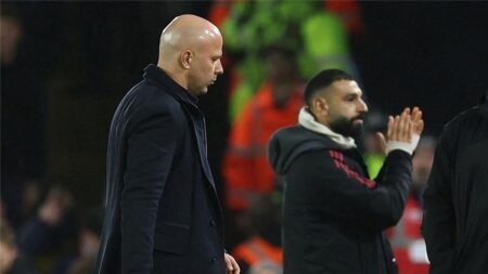 آرني سلوت يتوجه بطلب علني بشأن محمد صلاح آرني سلوت يتوجه بطلب علني بشأن محمد صلاح