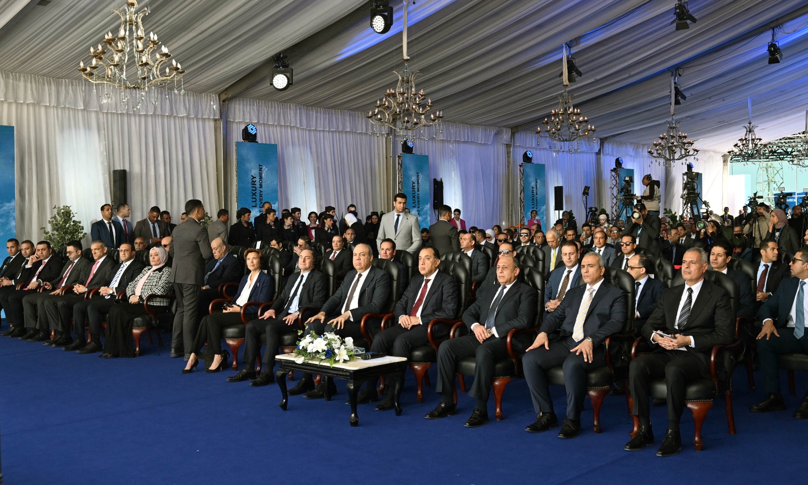 رئيس الوزراء يشهد فعاليات الاحتفال بانضمام أول طائرة من طراز Airbus A350-900 إلى أسطول الناقل الوطني.. صور 2 رئيس الوزراء يشهد فعاليات الاحتفال بانضمام أول طائرة من طراز Airbus A350-900 إلى أسطول الناقل الوطني.. صور