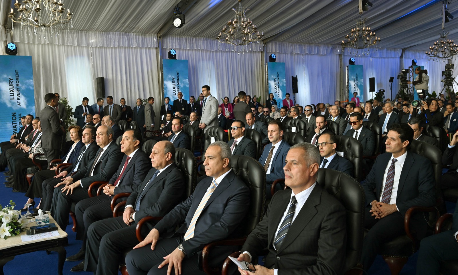 رئيس الوزراء يشهد فعاليات الاحتفال بانضمام أول طائرة من طراز Airbus A350-900 إلى أسطول الناقل الوطني.. صور 5 رئيس الوزراء يشهد فعاليات الاحتفال بانضمام أول طائرة من طراز Airbus A350-900 إلى أسطول الناقل الوطني.. صور