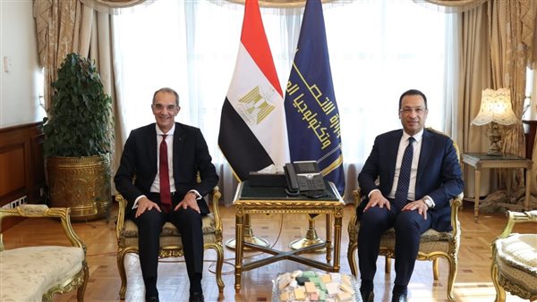 وزير الاتصالات الجديد يبحث مع سلفه ملفات “مصر الرقمية” واستدامة نمو القطاع وزير الاتصالات الجديد يبحث مع سلفه ملفات "مصر الرقمية" واستدامة نمو القطاع