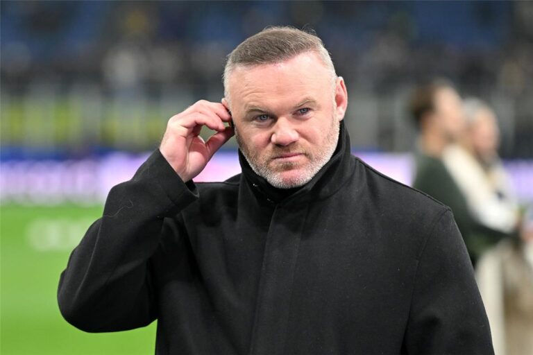 روني: سلوت يفتقد شيئًا مهمًا في تدريب ليفربول.. ولا أستطيع لوم محمد صلاح