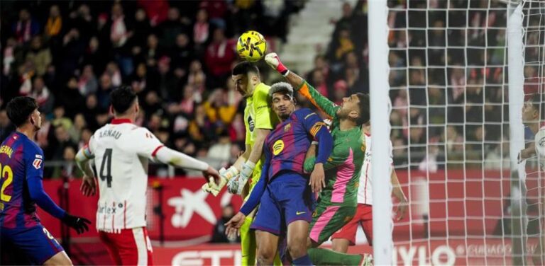 ثنائي برشلونة يفتح النار على حكم مباراة جيرونا في الدوري الإسباني