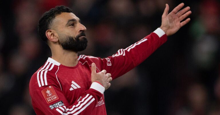 لاعب ليفربول يشيد بمحمد صلاح: الأفضل في تاريخ الدوري الإنجليزي مع هذا الثنائي لاعب ليفربول يشيد بمحمد صلاح: الأفضل في تاريخ الدوري الإنجليزي مع هذا الثنائي