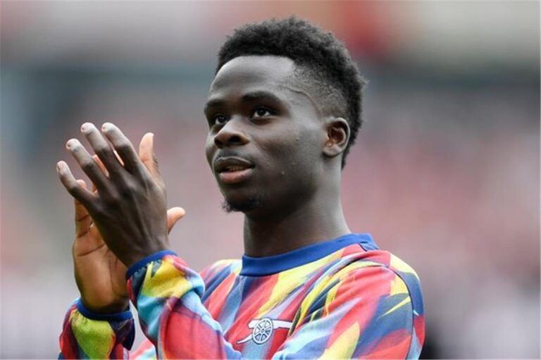 رسميًا.. آرسنال يعلن تجديد عقد ساكا