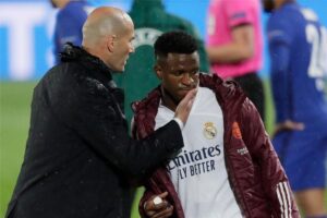 نافاس يكشف سر تطور مستوى فينيسيوس.. ويصرح: أتعاطف معه بعد واقعة بنفيكا