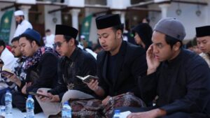 مائدة الإفطار بالجامع الأزهر.. صورة جامعة لأبناء قارات العالم في قلعة العلم والوسطية