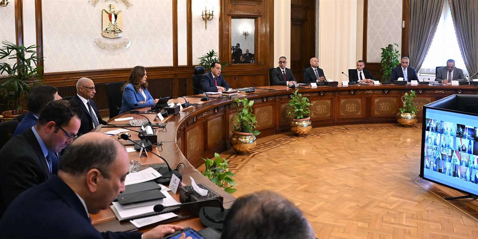 "مدبولي" يترأس أول اجتماع لمجلس المحافظين بعد تشكيله الجديد.. توافر احتياجات شهر رمضان يمثل اختبارا عمليا مبكرا لأداء كل محافظ