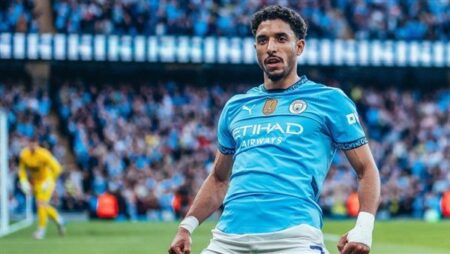 الدوري الإنجليزي.. تعرف على موقف مرموش من تشكيل مانشستر سيتي ضد نيوكاسل