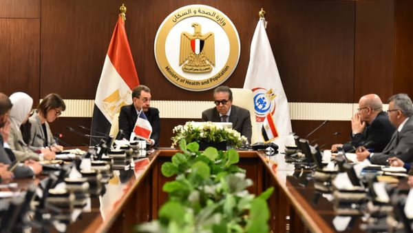 وزير الصحة يبحث مع السفير الفرنسي دعم علاج أورام أطفال غزة بمستشفى «جوستاف روسي» وزير الصحة يبحث مع السفير الفرنسي دعم علاج أورام أطفال غزة بمستشفى «جوستاف روسي»