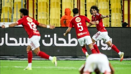 الأهلي يستعيد صدارة الدوري بهدف في سموحة