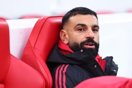 مستشار مالي يكشف قيمة راتب محمد صلاح الضخم مع ليفربول