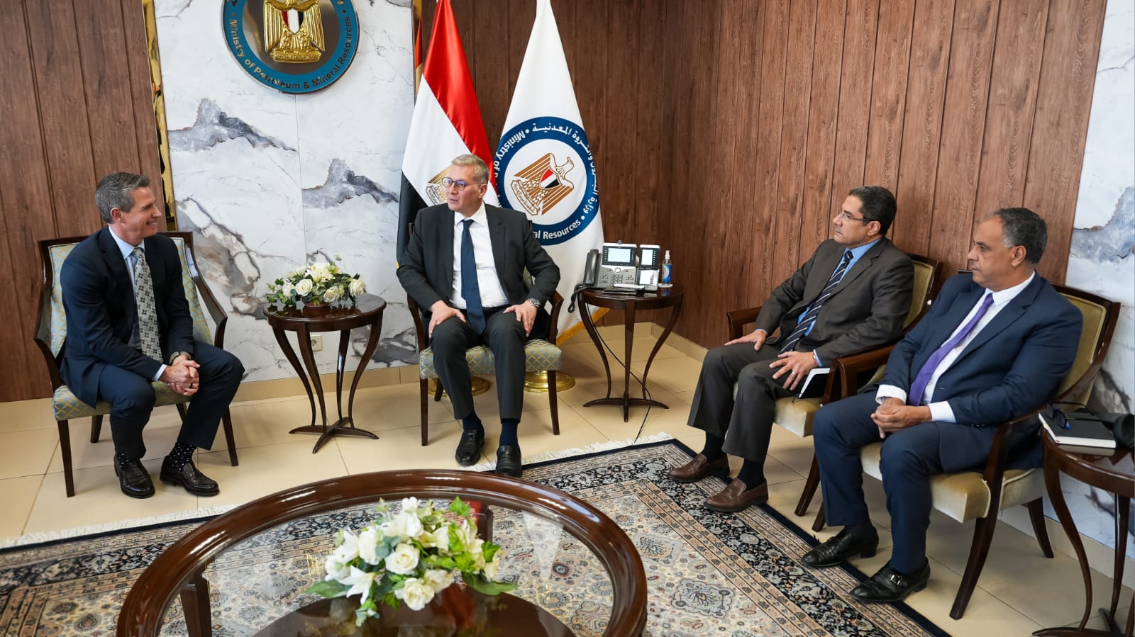 وزير البترول يبحث مع «كابريكورن» البريطانية مضاعفة أعمالها بالصحراء الغربية