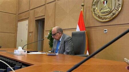 وزير الكهرباء: نتحمل 97 مليار جنيه فروق تكلفة الوقود مع ثبات الأسعار وزير الكهرباء: نتحمل 97 مليار جنيه فروق تكلفة الوقود مع ثبات الأسعار