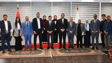 وزير الشباب يجتمع بنواب البرلمان خريجي برامج الوزارة للمحاكاة