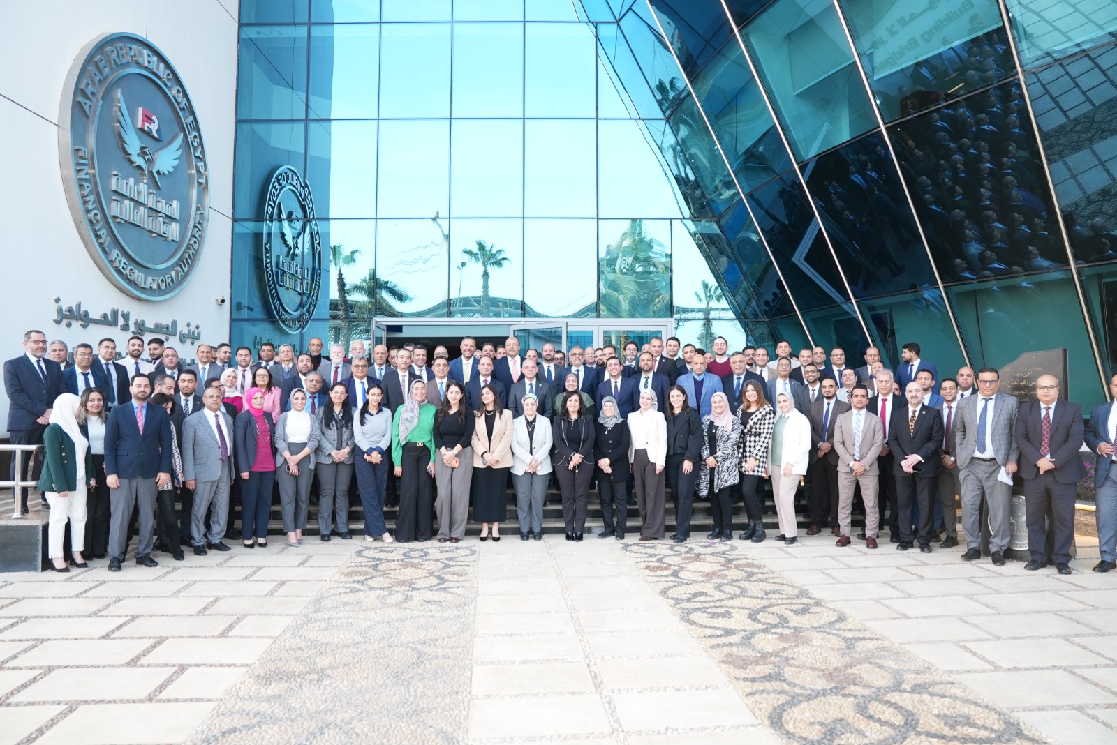 الدكتور محمد فريد يودع العاملين بالرقابة المالية قبل انتقاله لقيادة «الاستثمار»