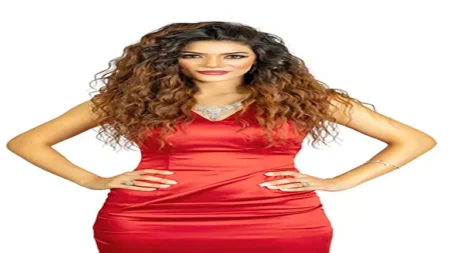 صابرين النجيلي تخطف الأنظار بإطلالة مليئة بالحيوية