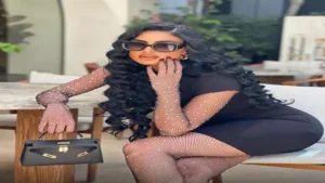 بإطلالة أنيقة.. أسماء سليمان تتألق في أحدث ظهور