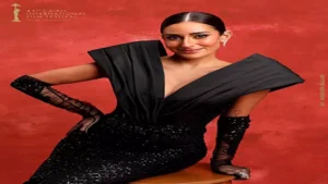 "لوك مختلف".. أمينة خليل تتألق بإطلالة بني هادئة وعصرية