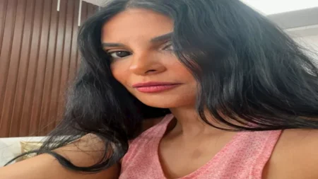 مروة الأزلي بإطلالة كاجوال جريئة.. ما سر اللوك؟