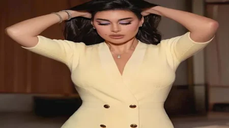 "سحر اللون الذهبي".. ياسمين صبري تتألق بلوك مختلف