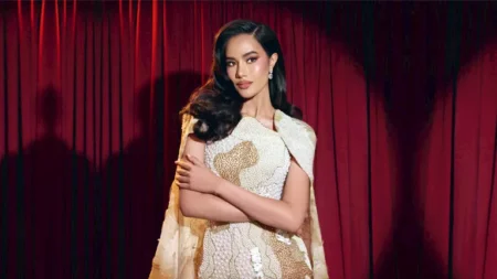 ملكة جمال العالم 2025 بإطلالة مميزة في أحدث ظهور لها