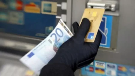 سرقة بالملايين في 10 دقائق.. تفكيك شبكة اخترقت ماكينات الصراف الآلي في أمريكا