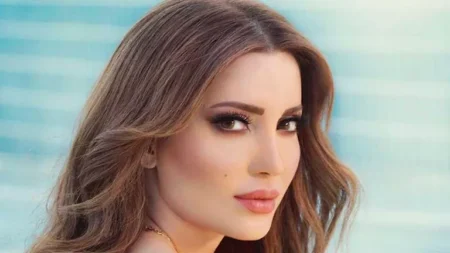 عباءة أنيقة تخطف الأنظار.. نسرين طافش بلوك ساحر