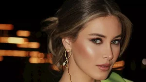 ندى كوسا تتألق بلوك غير تقليدي في أحدث ظهور لها