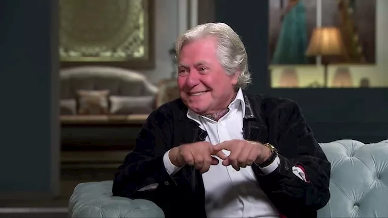 حسين فهمي يؤكد تقديره للجزائريين ويوضح حقيقة تصريحاته بشأن السعفة الذهبية حسين فهمي يؤكد تقديره للجزائريين ويوضح حقيقة تصريحاته بشأن السعفة الذهبية