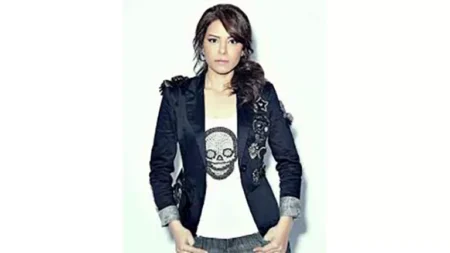 ألفت عمر بلوك كاجوال.. كيف نسقت إطلالتها؟