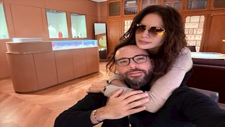 حبي الأعظم".. علي محجوب يحتفل بعيد ميلاد زوجته آمال ماهر حبي الأعظم".. علي محجوب يحتفل بعيد ميلاد زوجته آمال ماهر