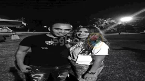 بالصور.. انهيار الفنانة زينة في جنازة شقيقها