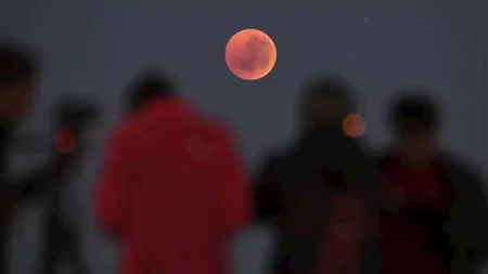 موعد أول خسوف قمري كلي لعام 2026.. تفاصيل