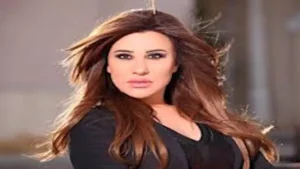 نجوى كرم بإطلالة مميزة.. كيف نسقتها؟
