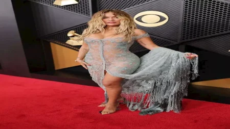 خطفت الأنظار.. أجرأ إطلالات النجمات في حفل جوائز جرامي 2026