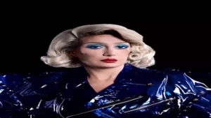 بقفازات طويلة ولوك مختلف.. غادة عبد الرازق تتألق وتسرق الأنظار