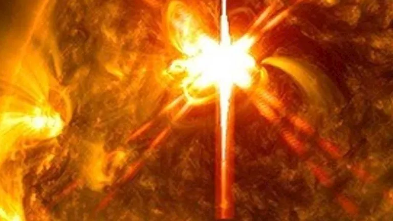 4 انفجارات شمسية قوية تهدد الفضاء بعواصف فضائية.. التفاصيل 4 انفجارات شمسية قوية تهدد الفضاء بعواصف فضائية.. التفاصيل