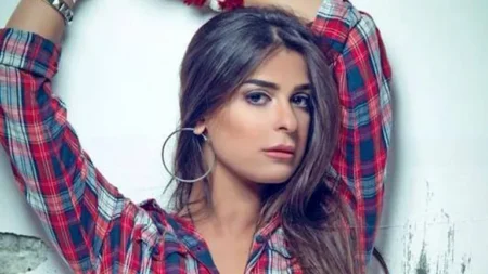 أناقة بلا مبالغة.. رانيا منصور تخطف الأنظار بإطلالة جذابة