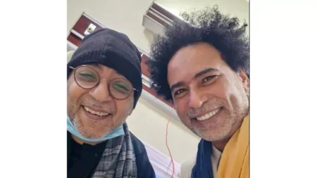 مصطفى شوقي ينشر صور لـ ياسر الطوبجي داخل المستشفى