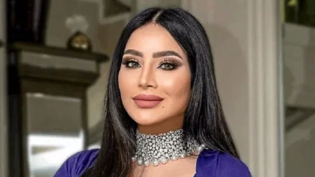 فستان بصيحة الريش.. لجين عمران بإطلالة ساحرة