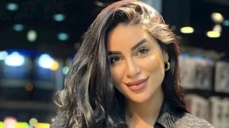 الأسود يليق بها.. كيف نسقت جوري بكر إطلالتها؟