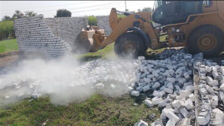 إزالة 1000 حالة تعد على الأراضي الزراعية خلال أسبوع إزالة 1000 حالة تعد على الأراضي الزراعية خلال أسبوع