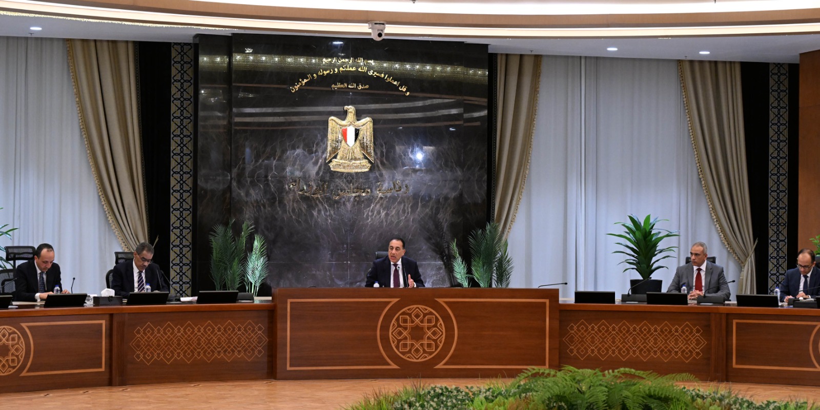 رئيس الوزراء: كل هدفنا خلال هذه المرحلة يتركز في الملفات التي تهم المواطن بصورة مباشرة مثل جودة الحياة والأعباء المعيشية والقدرة على تلبية الاحتياجات الأساسية بالإضافة إلى ملفي الصحة والتعليم