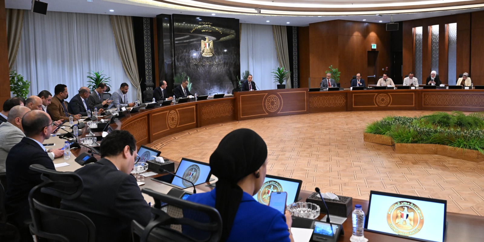 رئيس الوزراء: كل هدفنا خلال هذه المرحلة يتركز في الملفات التي تهم المواطن بصورة مباشرة مثل جودة الحياة والأعباء المعيشية والقدرة على تلبية الاحتياجات الأساسية بالإضافة إلى ملفي الصحة والتعليم