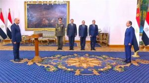 حسن رداد يُؤدي اليمين الدُستورية وزيرًا للعمل أمام الرئيس السيسي