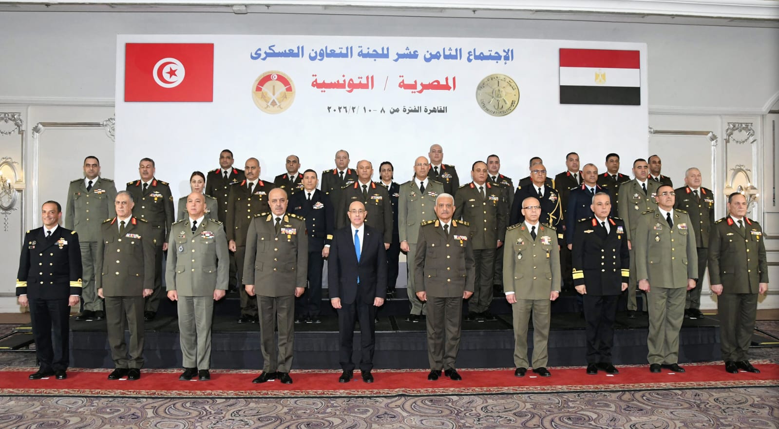 وزير الدفاع يلتقى وزير الدفاع الوطنى للجمهورية التونسية.. شاهد