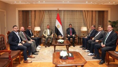 وزير الشباب والرياضة يستقبل مجلس إدارة النادي الأهلي